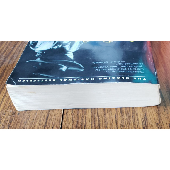 Stevie Ray Vaughan: Caught in the Crossfire , Patoski, Joe Nick - Picture 8 of 8